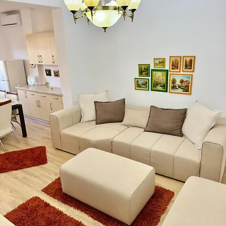 S & J Central Apartment Tirana
